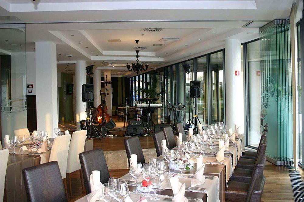Lambergh Chateau & Hotel Dvorska Vas ภายนอก รูปภาพ