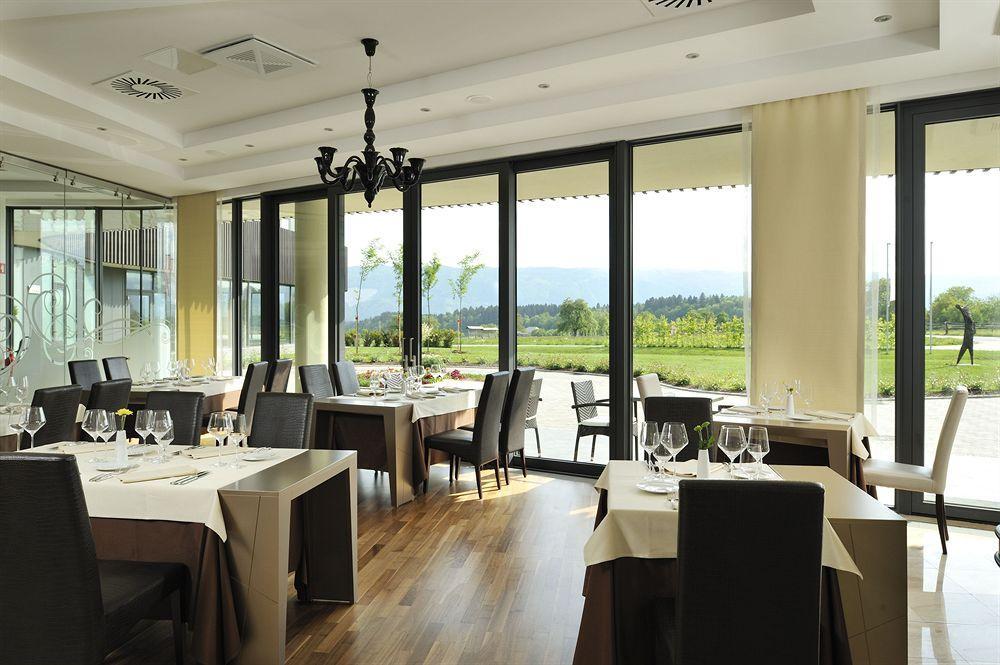 Lambergh Chateau & Hotel Dvorska Vas ภายนอก รูปภาพ