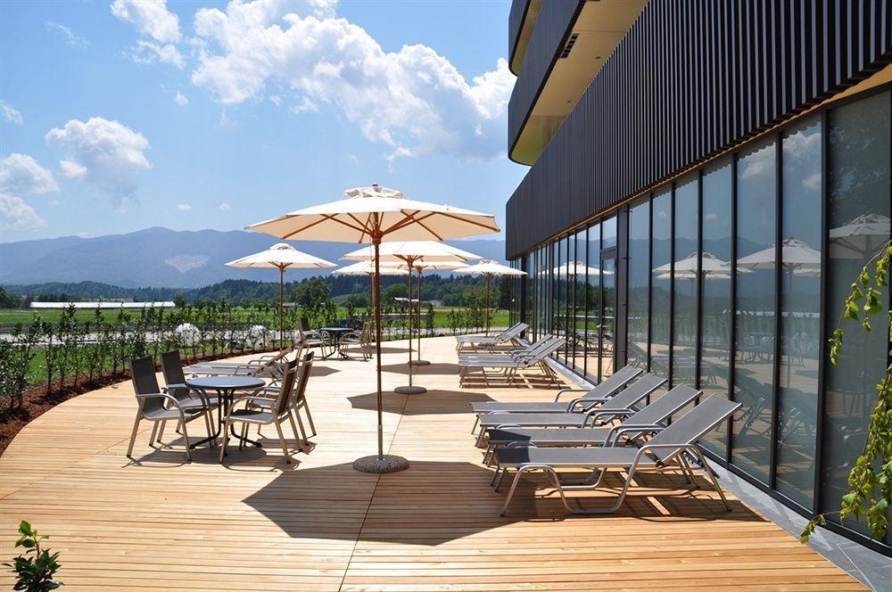 Lambergh Chateau & Hotel Dvorska Vas ภายนอก รูปภาพ